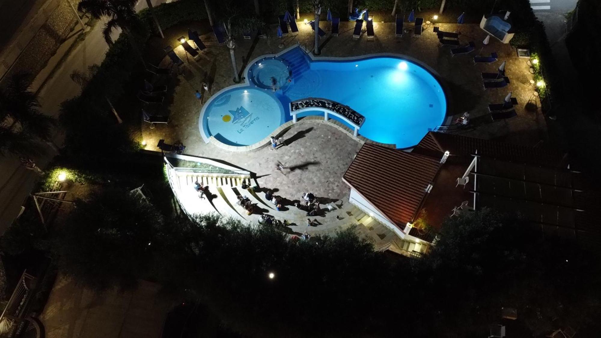 Residence Hotel La Taverna Capo Vaticano Bagian luar foto