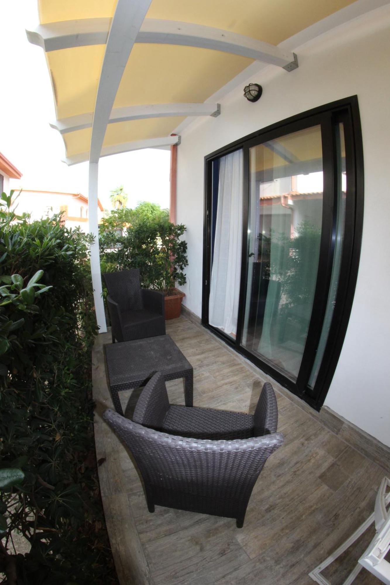 Residence Hotel La Taverna Capo Vaticano Bagian luar foto
