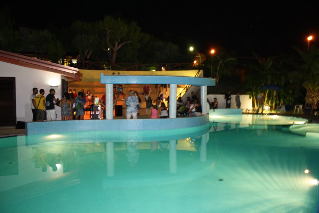 Residence Hotel La Taverna Capo Vaticano Bagian luar foto
