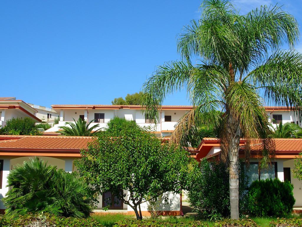 Residence Hotel La Taverna Capo Vaticano Bagian luar foto