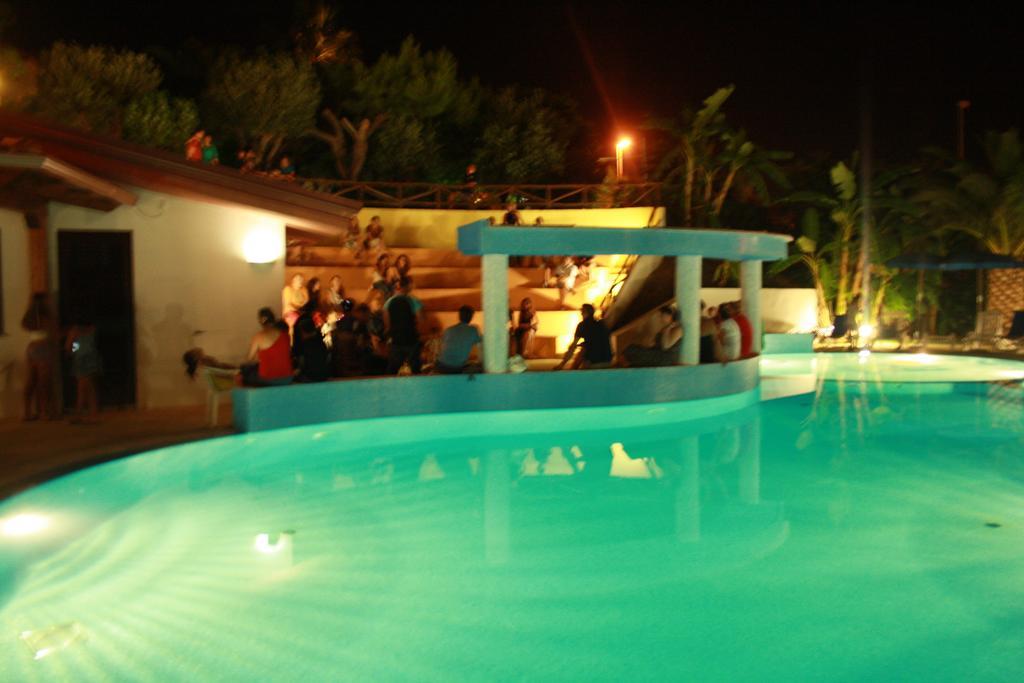 Residence Hotel La Taverna Capo Vaticano Bagian luar foto