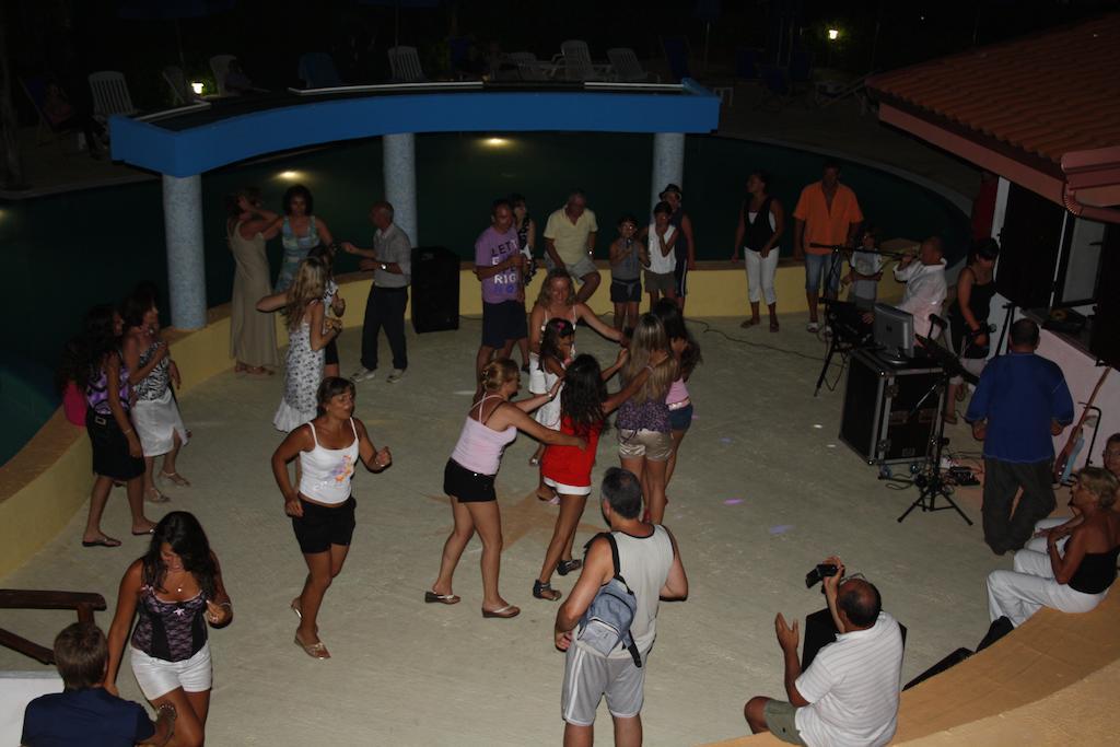 Residence Hotel La Taverna Capo Vaticano Bagian luar foto