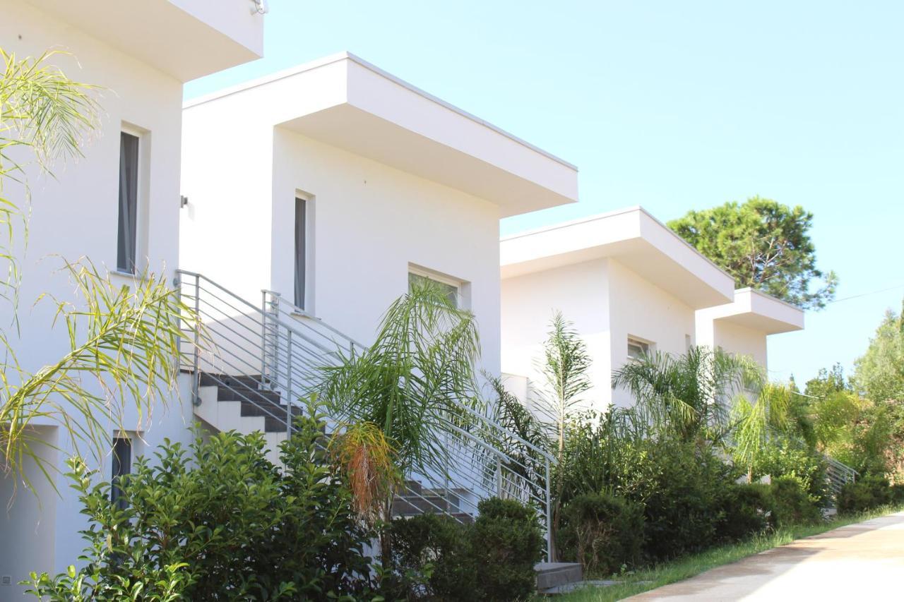 Residence Hotel La Taverna Capo Vaticano Bagian luar foto